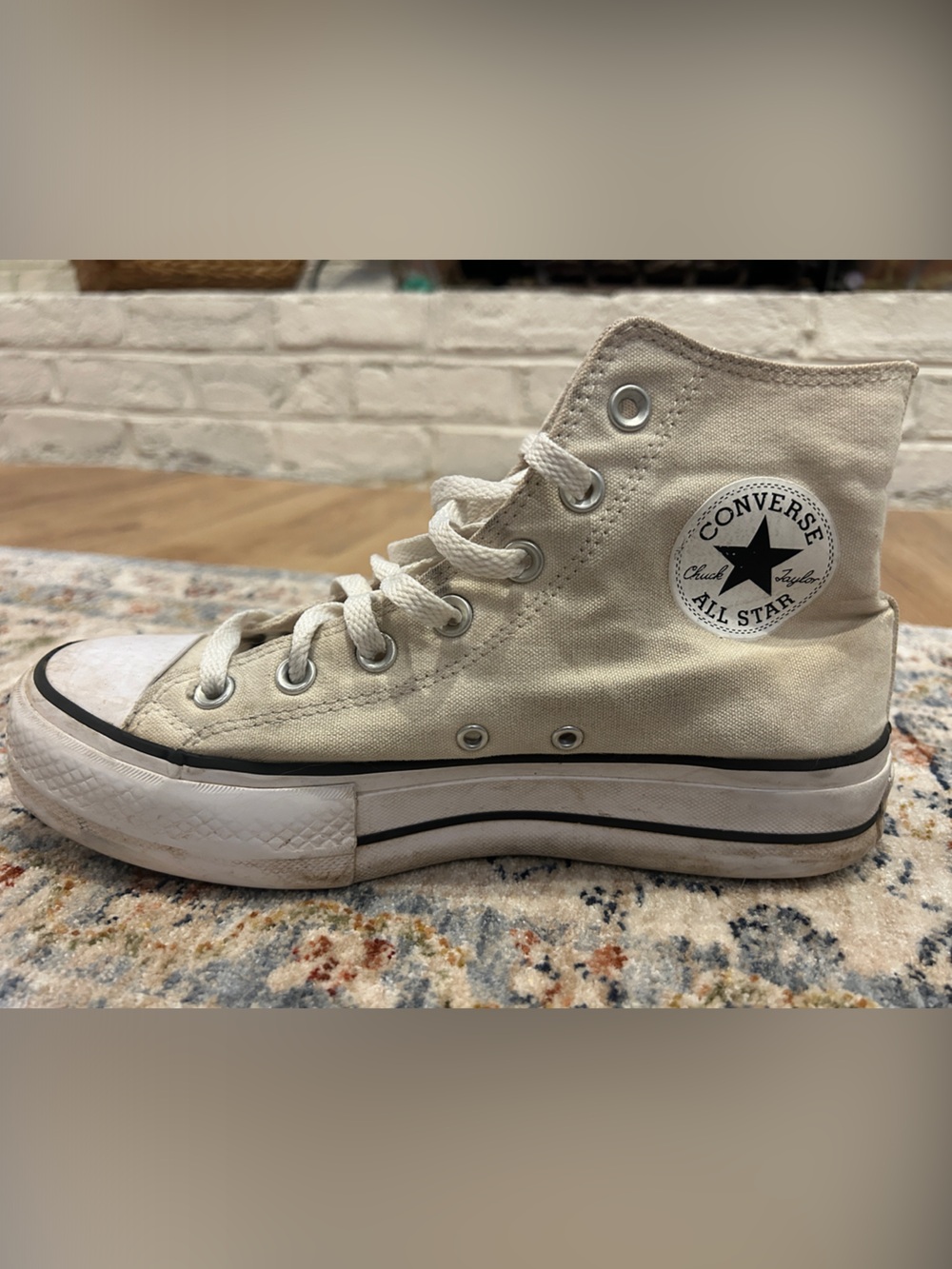 Platform converse women’s shoe